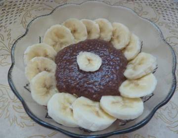 Schoko-Chia-Pudding mit Banane