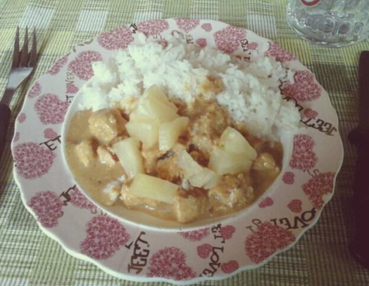 Puten-Curry mit Basmati-Reis und Ananas