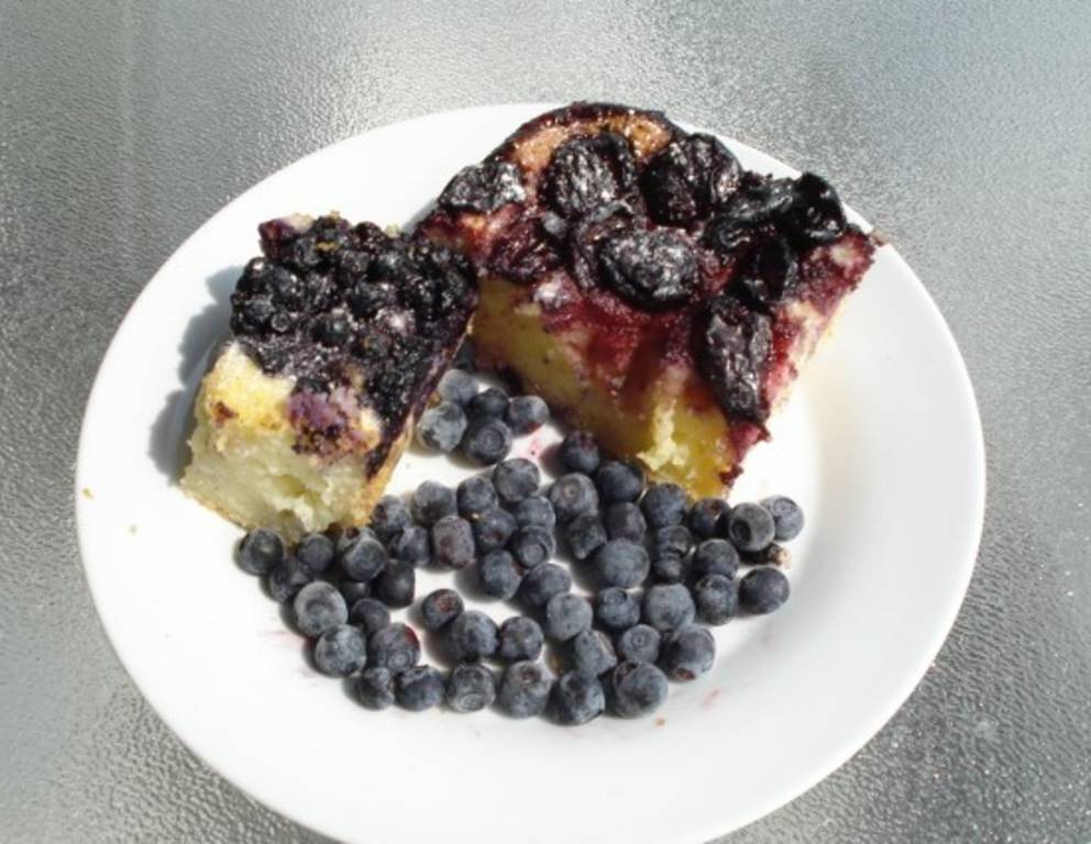 Grießauflauf mit Heidelbeeren und Kirschen Grießauflauf mit Heidelbeeren und Kirschen