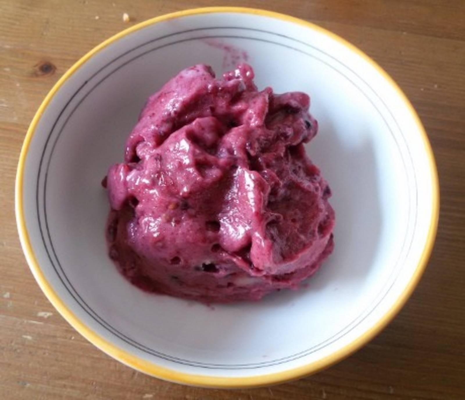 Brombeer-Eis Rezept - ichkoche.ch