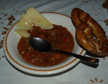 Buntes Tomatengemüse mit Zimtbasilikum Buntes Tomatengemüse mit Zimtbasilikum