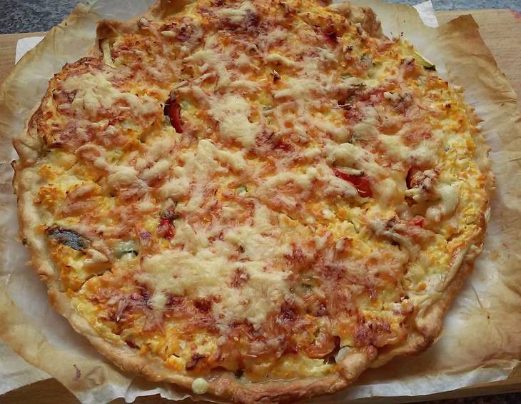 Quiche mit Zucchini und Tomaten Quiche mit Zucchini und Tomaten