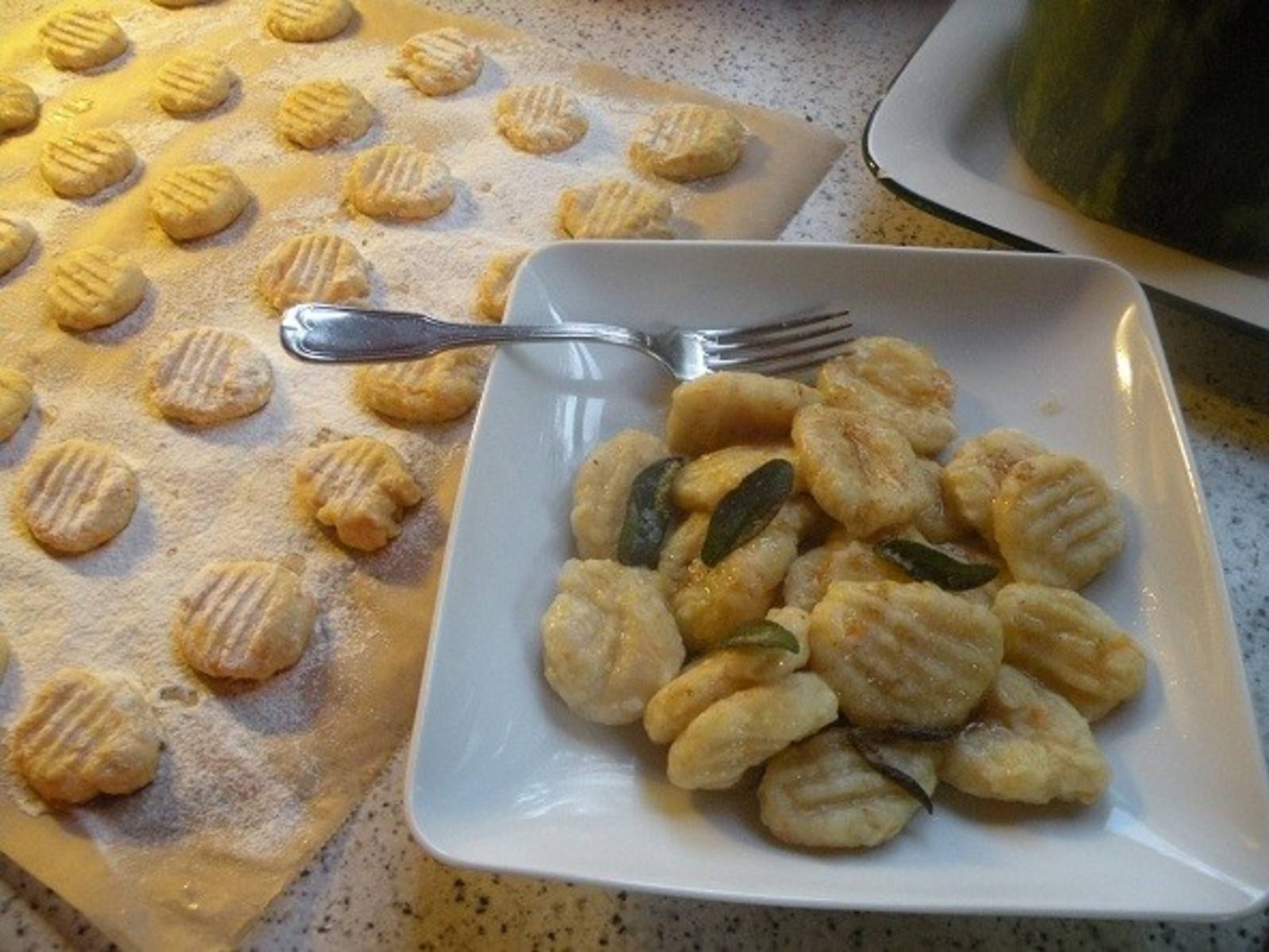 Kürbisgnocchi in Salbeibutter Rezept - ichkoche.ch Kürbisgnocchi in Salbeibutter Rezept - ichkoche.ch