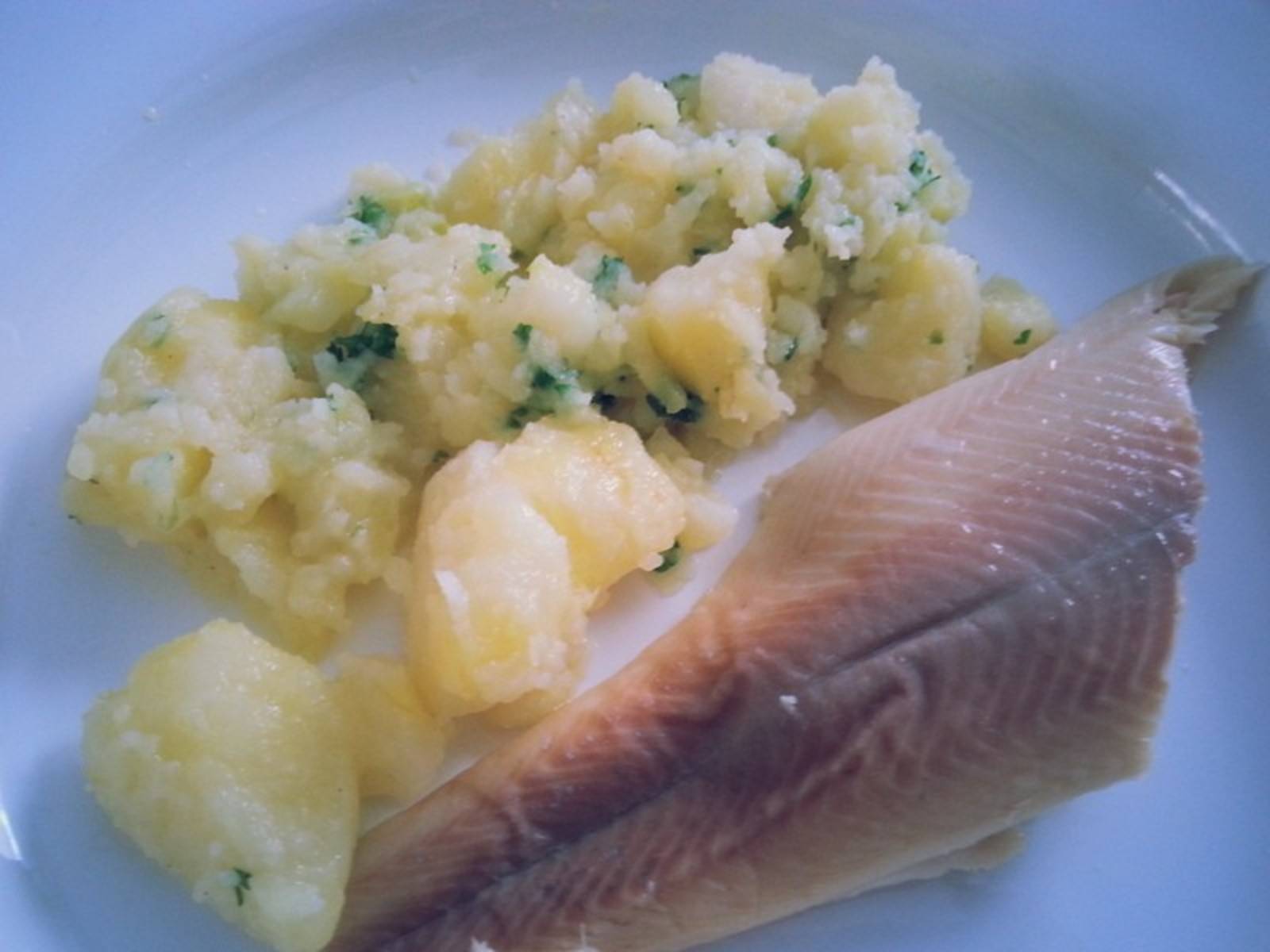 Räucherforelle mit Kartoffelstampf Rezept - ichkoche.ch Räucherforelle mit Kartoffelstampf Rezept - ichkoche.ch