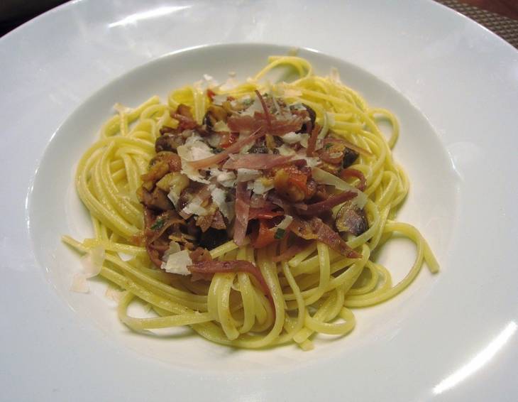 Linguine mit Bauchspeck und Thymian Linguine mit Bauchspeck und Thymian