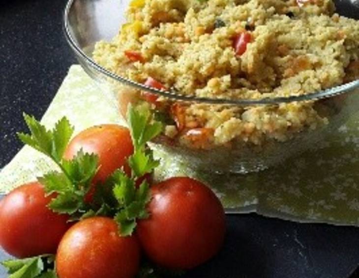 Marokkanischer Couscous-Salat mit roten Linsen