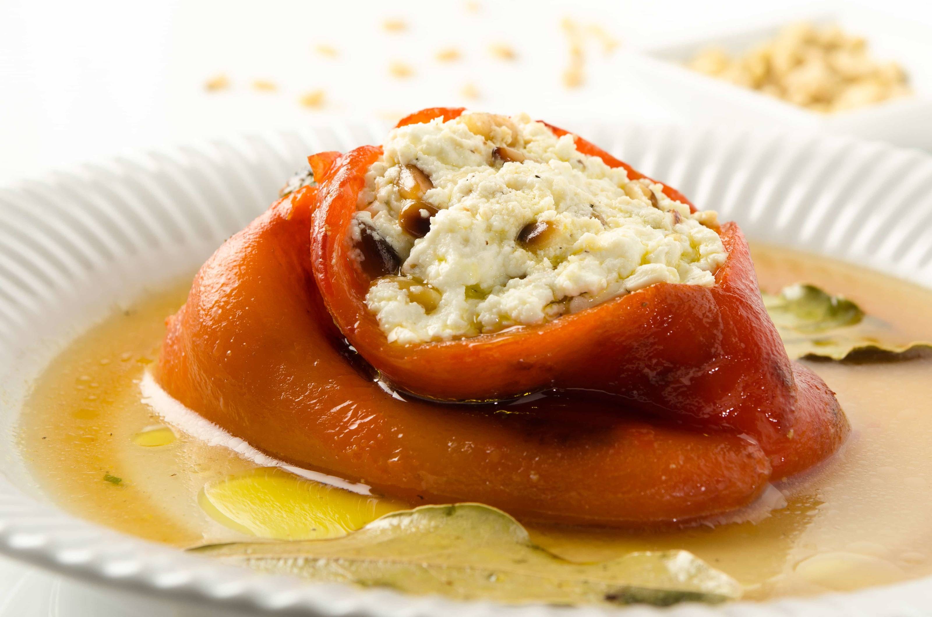 Paprika mit Feta-Füllung Rezept