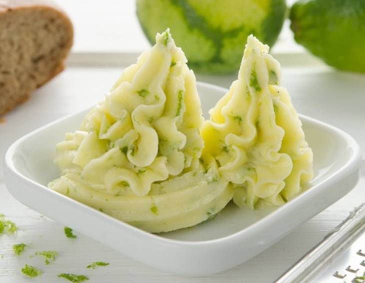 Limettenbutter mit Parmesan