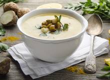 Karottensuppe mit Topinambur und Mozzarella Karottensuppe mit Topinambur und Mozzarella