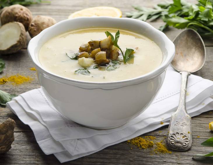 Karottensuppe mit Topinambur und Mozzarella Karottensuppe mit Topinambur und Mozzarella