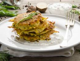 Topinambur-Rösti mit Schinken-Dip Topinambur-Rösti mit Schinken-Dip