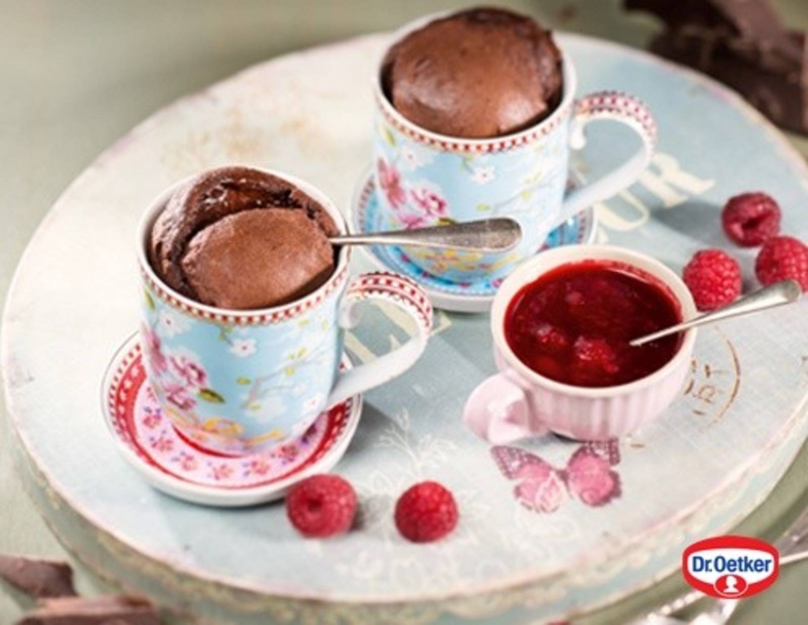 Mug-Cake mit Beerenmix