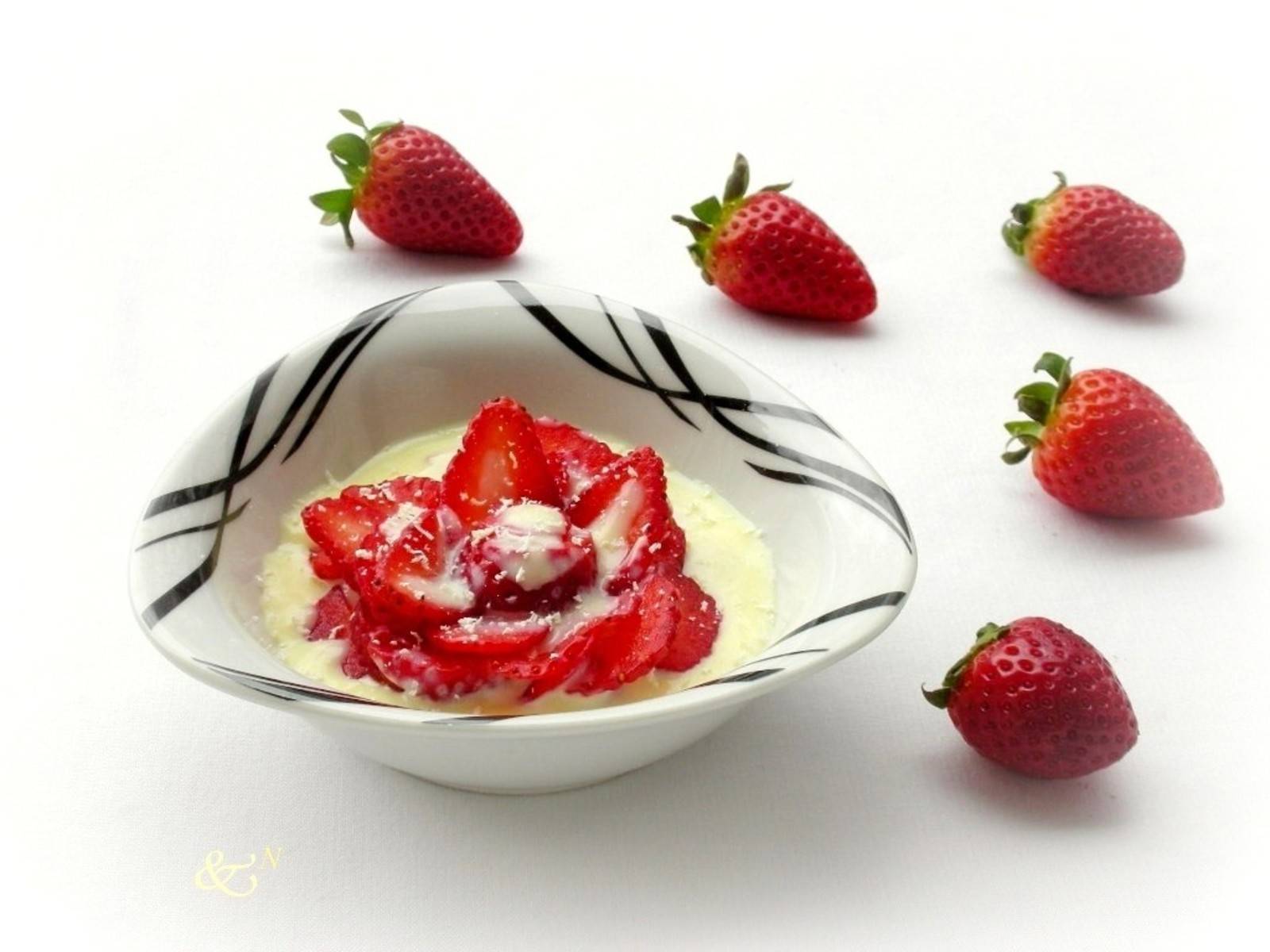 Erdbeer-Marzipan Dessert