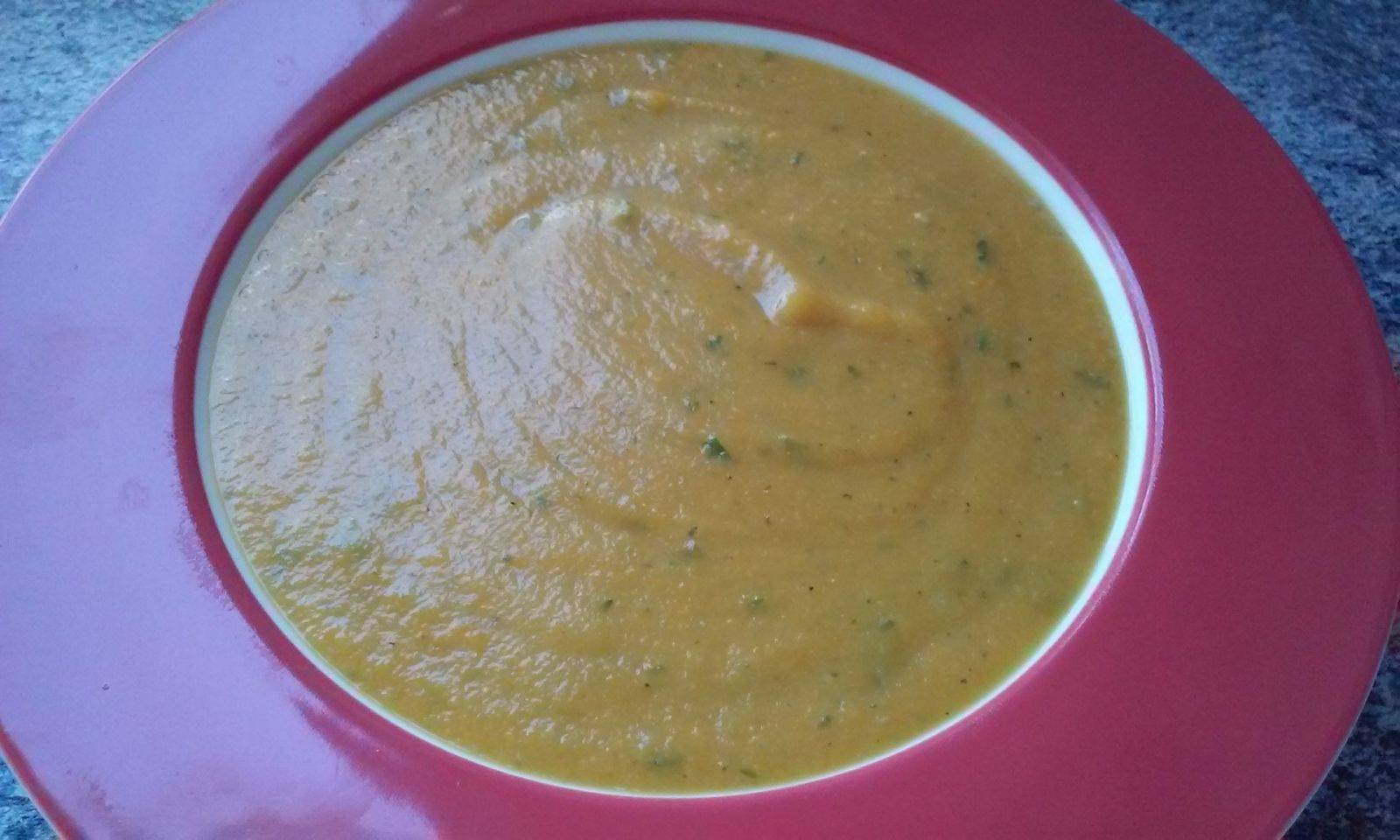 Karotten-Zucchini-Kohlrabi-Cremesuppe Rezept - ichkoche.de Karotten-Zucchini-Kohlrabi-Cremesuppe Rezept - ichkoche.de