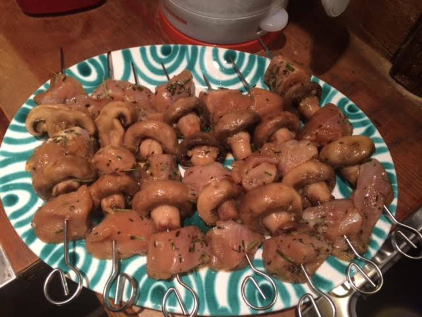 Champignon-Spieße vom Grill Rezept - ichkoche.de Champignon-Spieße vom Grill Rezept - ichkoche.de