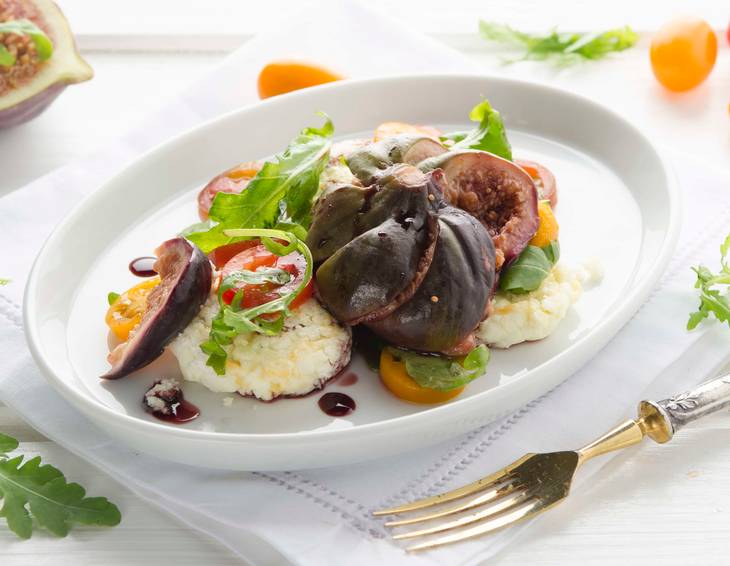 Balsamico-Feigen mit Rucola und gratiniertem Ziegenkäse Balsamico-Feigen mit Rucola und gratiniertem Ziegenkäse