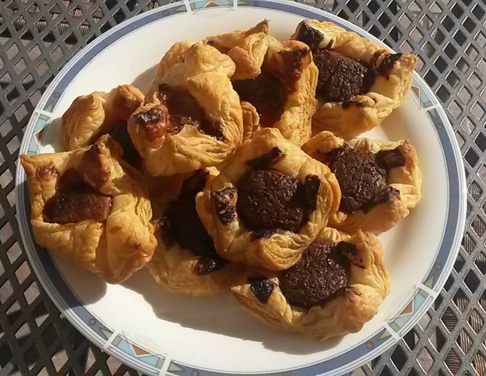 Blätterteig-Schoko-Ecken Blätterteig-Schoko-Ecken