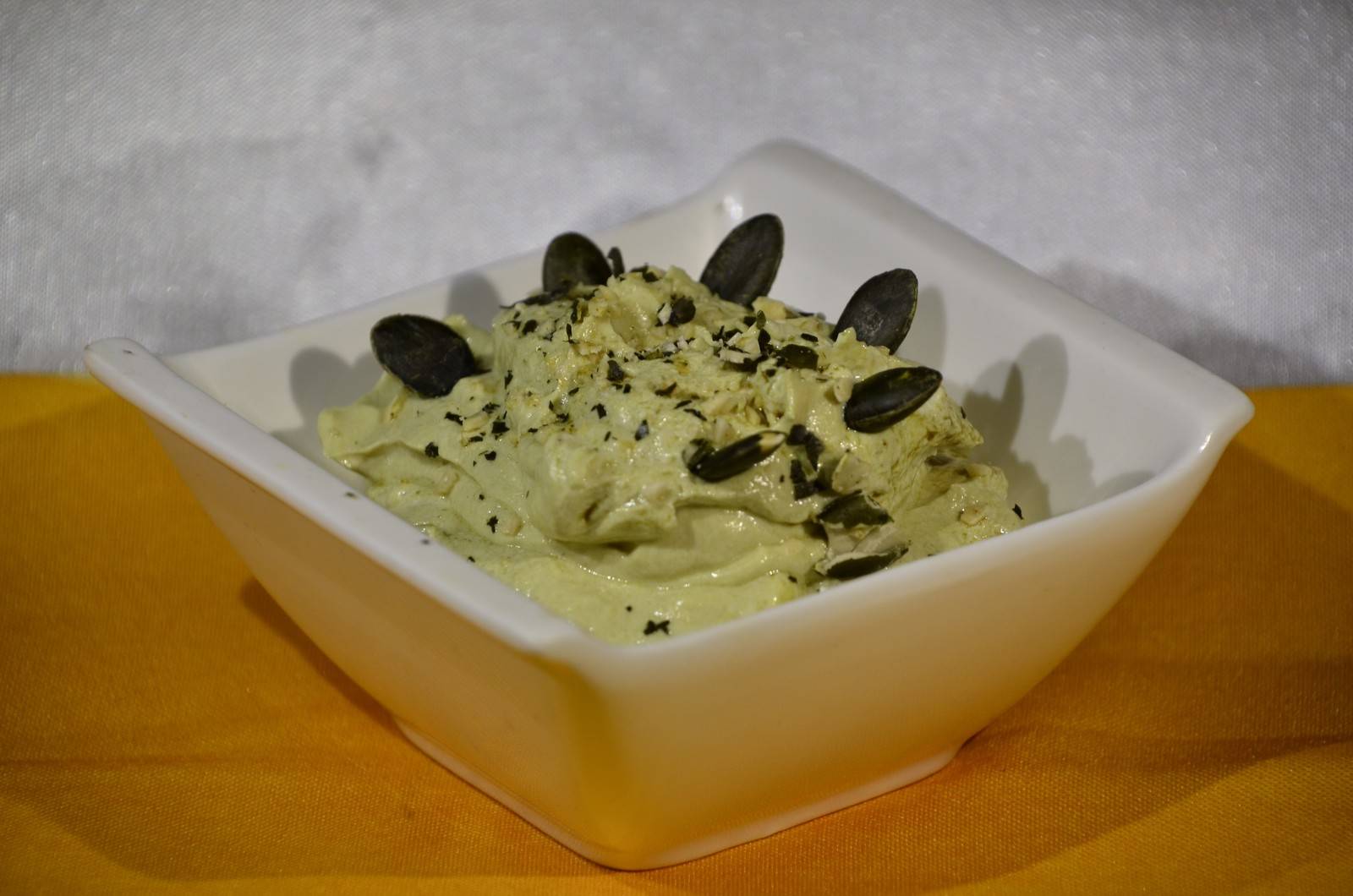 Kernöl-Knoblauch-Dip
