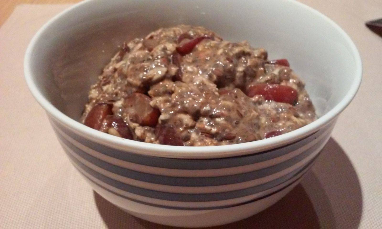 Schoko-Knuspermüsli mit Kirschen