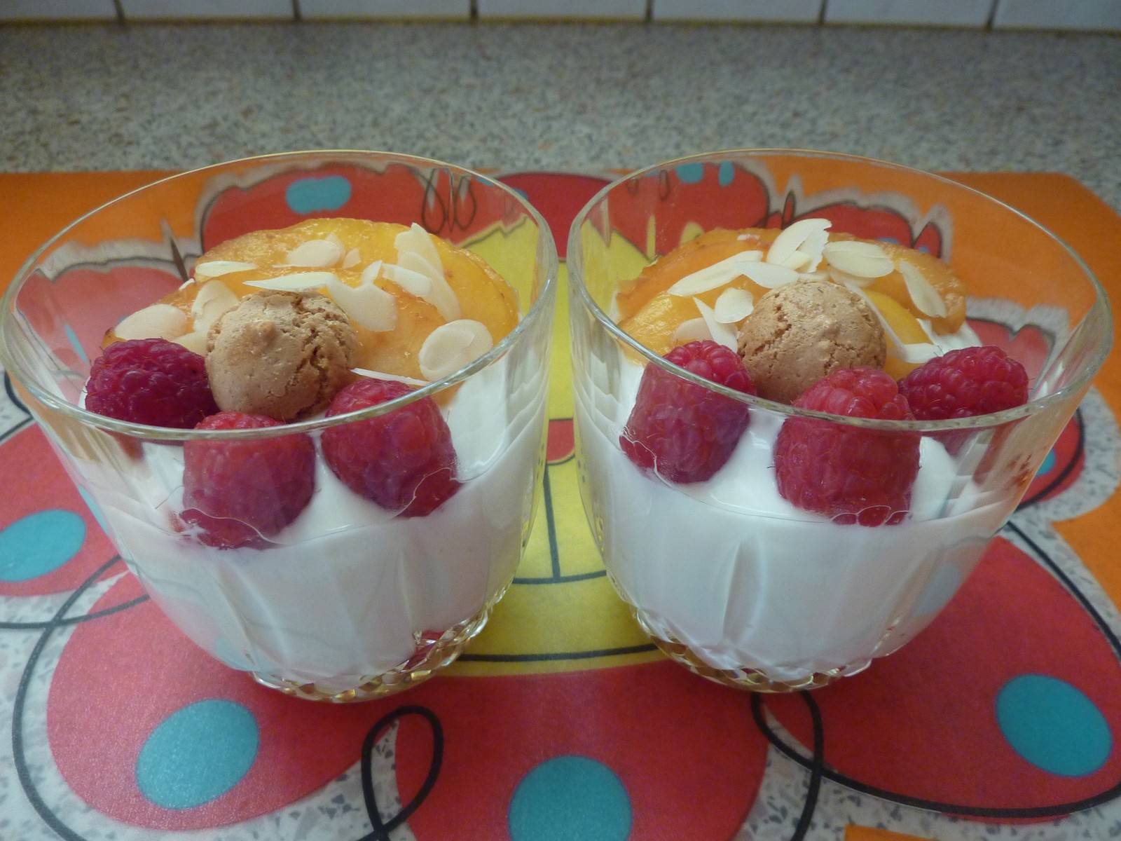 Amaretitni-Früchte-Becher Rezept - ichkoche.de Amaretitni-Früchte-Becher Rezept - ichkoche.de