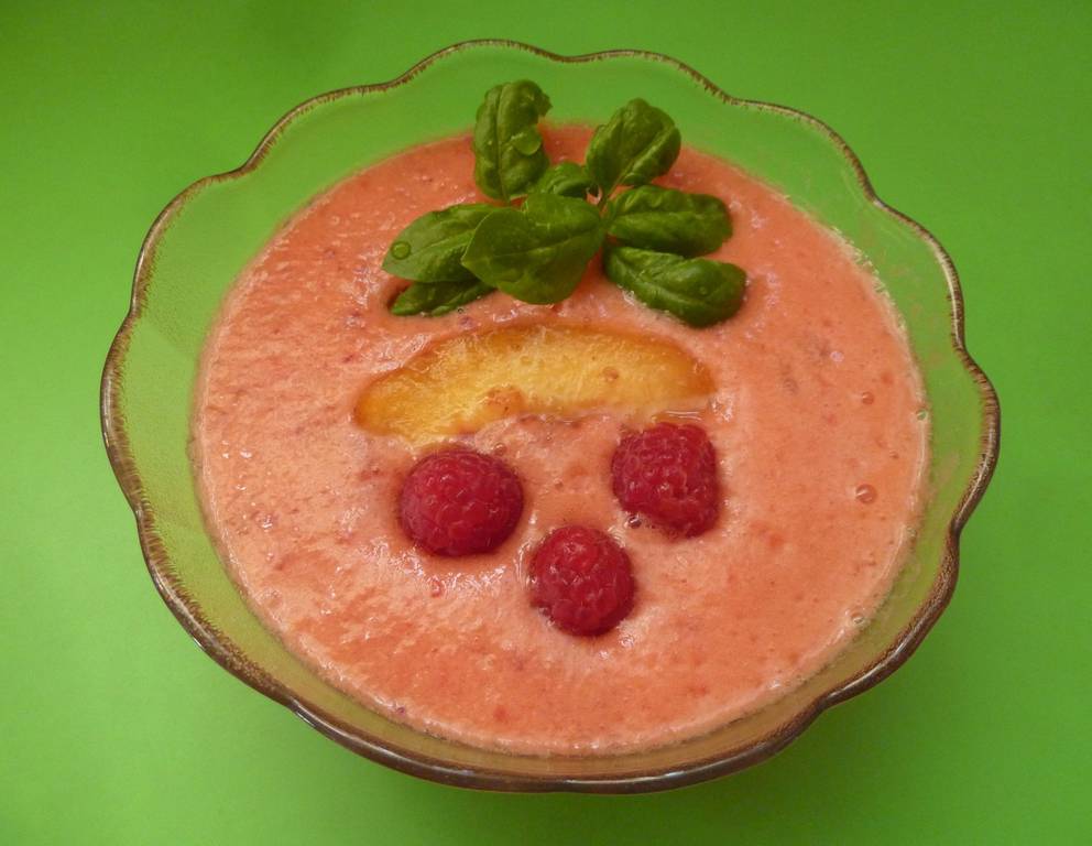 Kalte Pfirsich-Melba-Suppe Kalte Pfirsich-Melba-Suppe