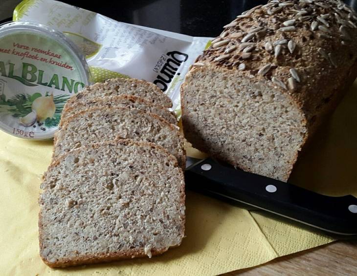 Quinoa-Vollkorn-Brot Quinoa-Vollkorn-Brot