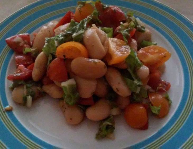 Bohnensalat mit Mangold und Tomaten Bohnensalat mit Mangold und Tomaten