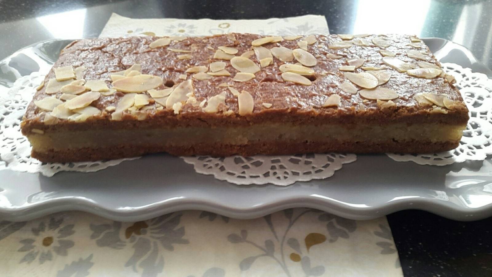 Gefüllter Spekulatiuskuchen