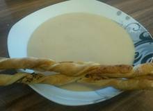 Schilchersuppe mit Blätterteigstangerl Schilchersuppe mit Blätterteigstangerl