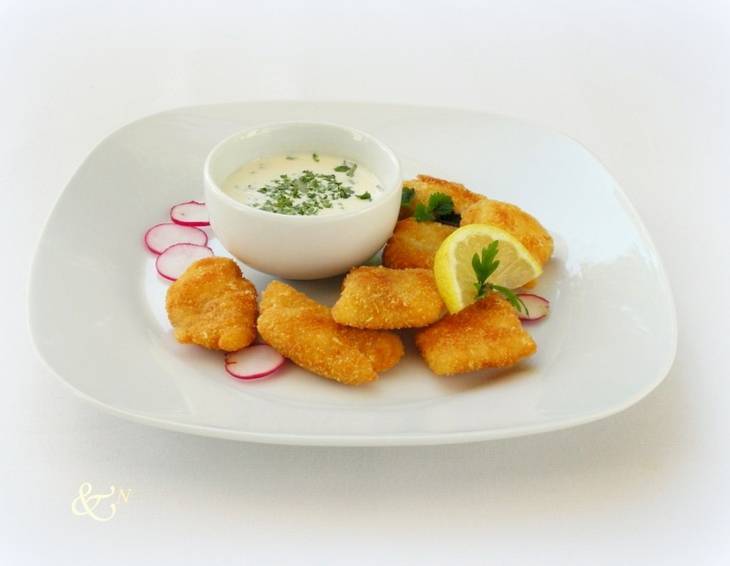 Chicken-Nuggets mit Knoblauchdip Chicken-Nuggets mit Knoblauchdip