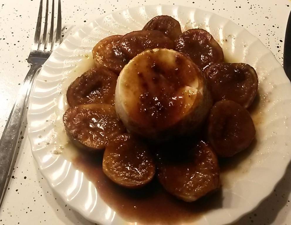 Feigenblumen mit Schafskäse Feigenblumen mit Schafskäse