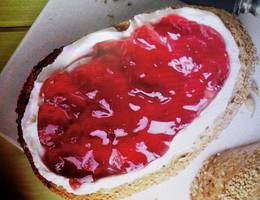 Rhabarber-Ribiselfruchtgelee Rhabarber-Ribiselfruchtgelee