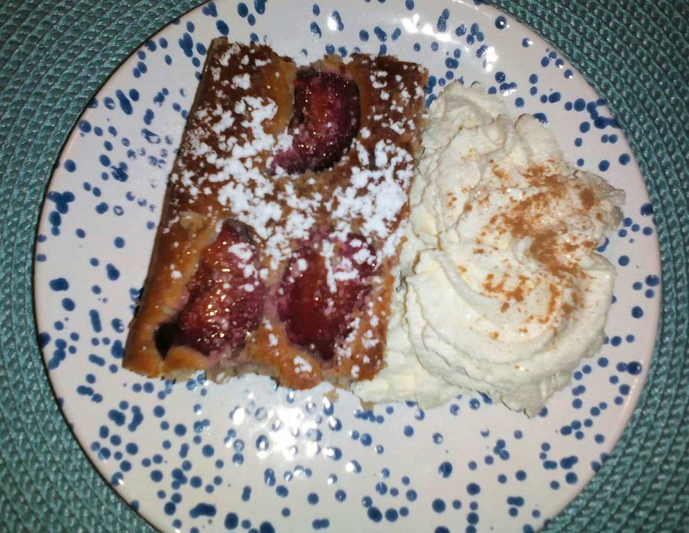 Zwetschkenkuchen mit Haselnüssen Zwetschkenkuchen mit Haselnüssen