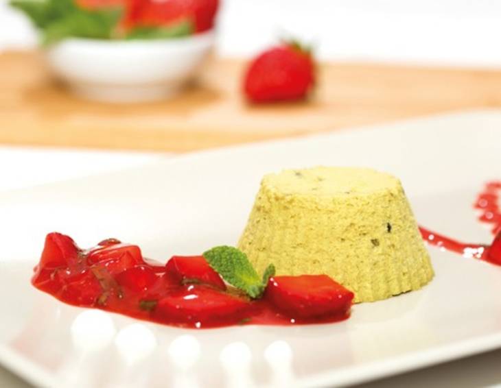 Kürbiskernöl-Parfait mit Erdbeerragout Kürbiskernöl-Parfait mit Erdbeerragout