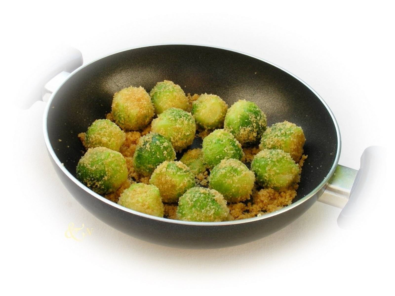 Kohlsprossen mit Knoblauchbröseln Rezept - ichkoche.de Kohlsprossen mit Knoblauchbröseln Rezept - ichkoche.de