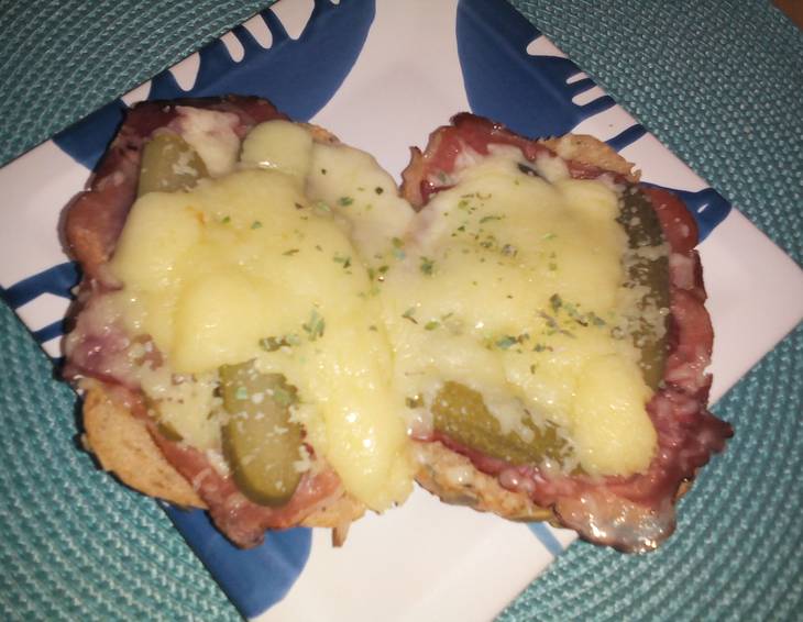 Holzhackertoast Holzhackertoast