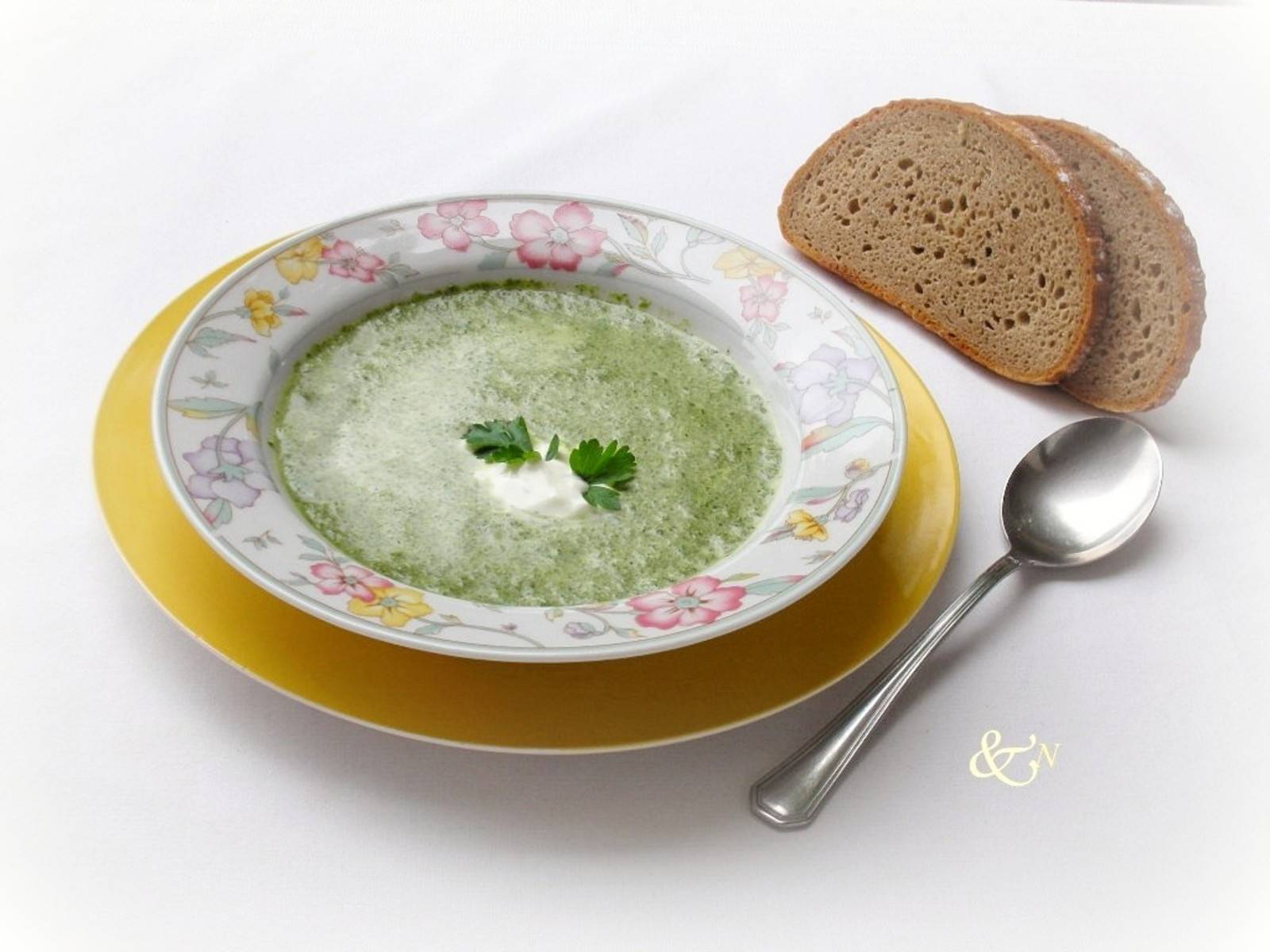 Spinatsuppe Rezept - ichkoche.de Spinatsuppe Rezept - ichkoche.de