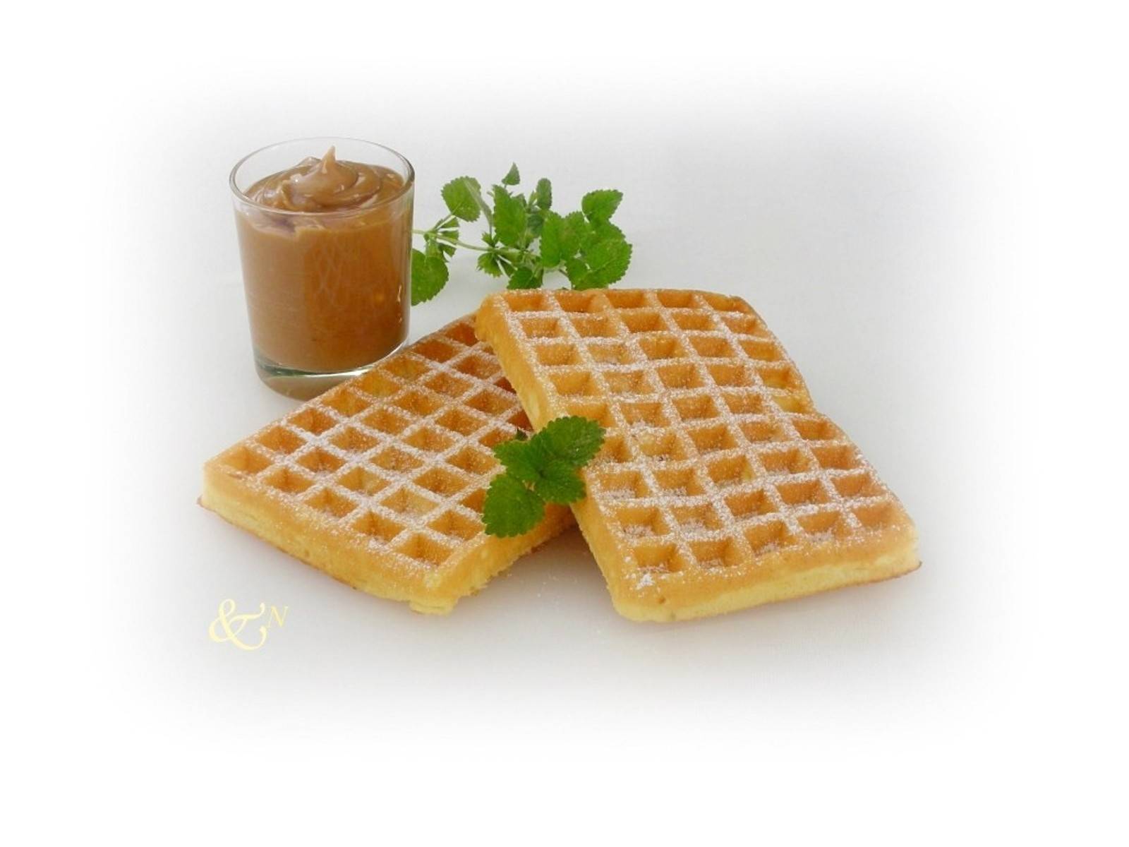 Waffeln mit Crème fraîche