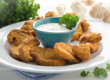 Gebackene Steinpilze mit Kräuterdip Gebackene Steinpilze mit Kräuterdip