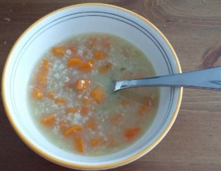 Haferschleimsuppe mit Karotten