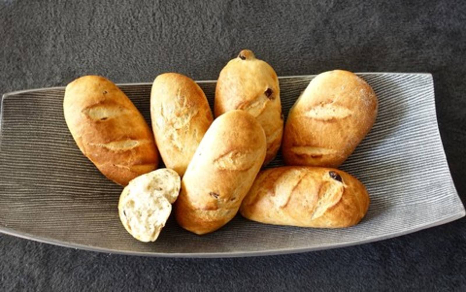 Rosinenbrötchen Rezept - ichkoche.de Rosinenbrötchen Rezept - ichkoche.de