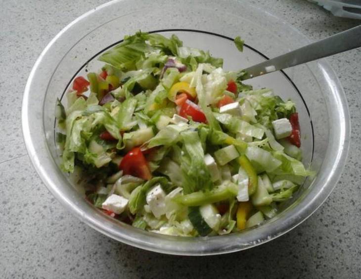 Knackiger Griechischer Salat