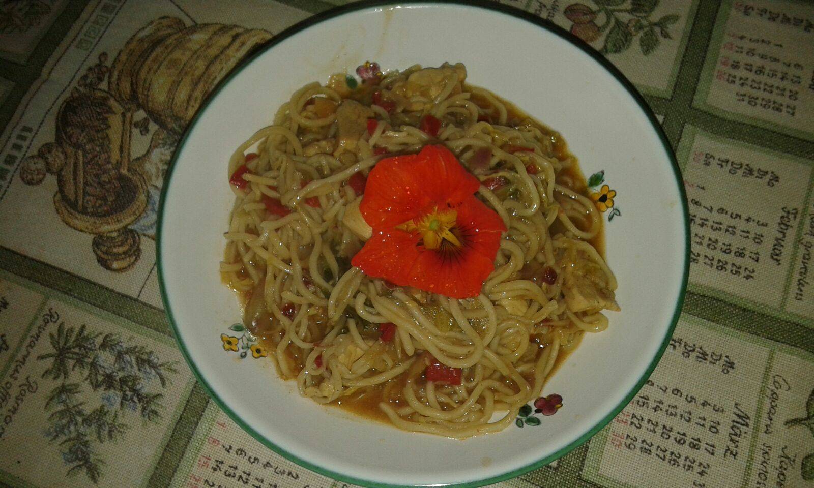 Eiernudeln auf asiatische Art Rezept - ichkoche.at Eiernudeln auf asiatische Art Rezept - ichkoche.at