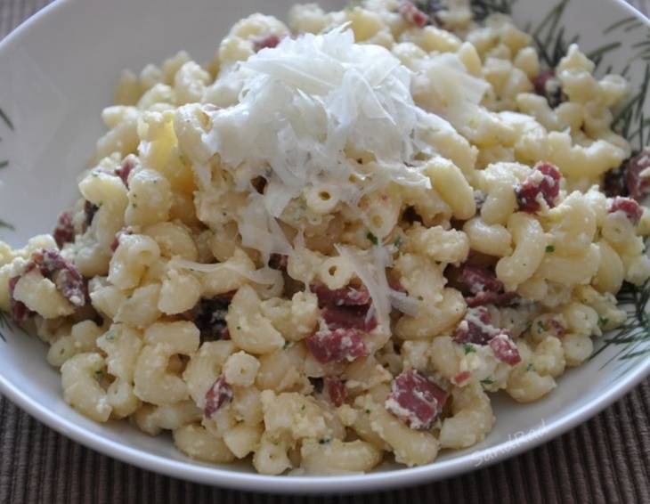 Eiernudeln mit Beinschinken und Käse Eiernudeln mit Beinschinken und Käse