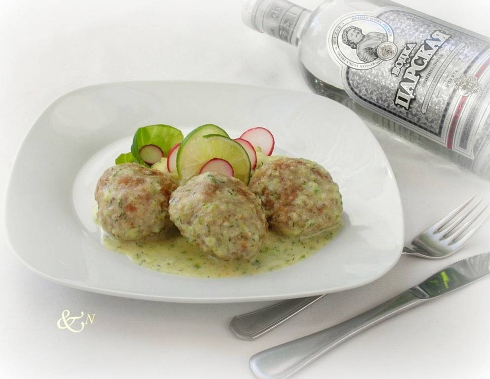 Faschierte Laibchen mit Dillsauce Faschierte Laibchen mit Dillsauce