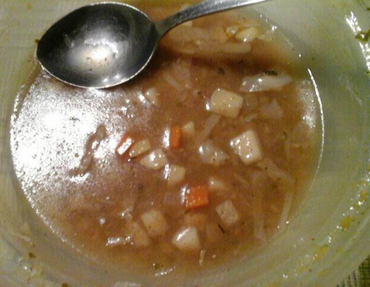 Krautsuppe mit Gemüse Krautsuppe mit Gemüse