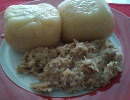 Knödel mit Weißkraut Knödel mit Weißkraut