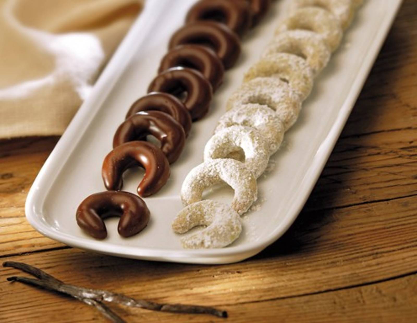 Kürbiskernkipferl hell und dunkel Rezept