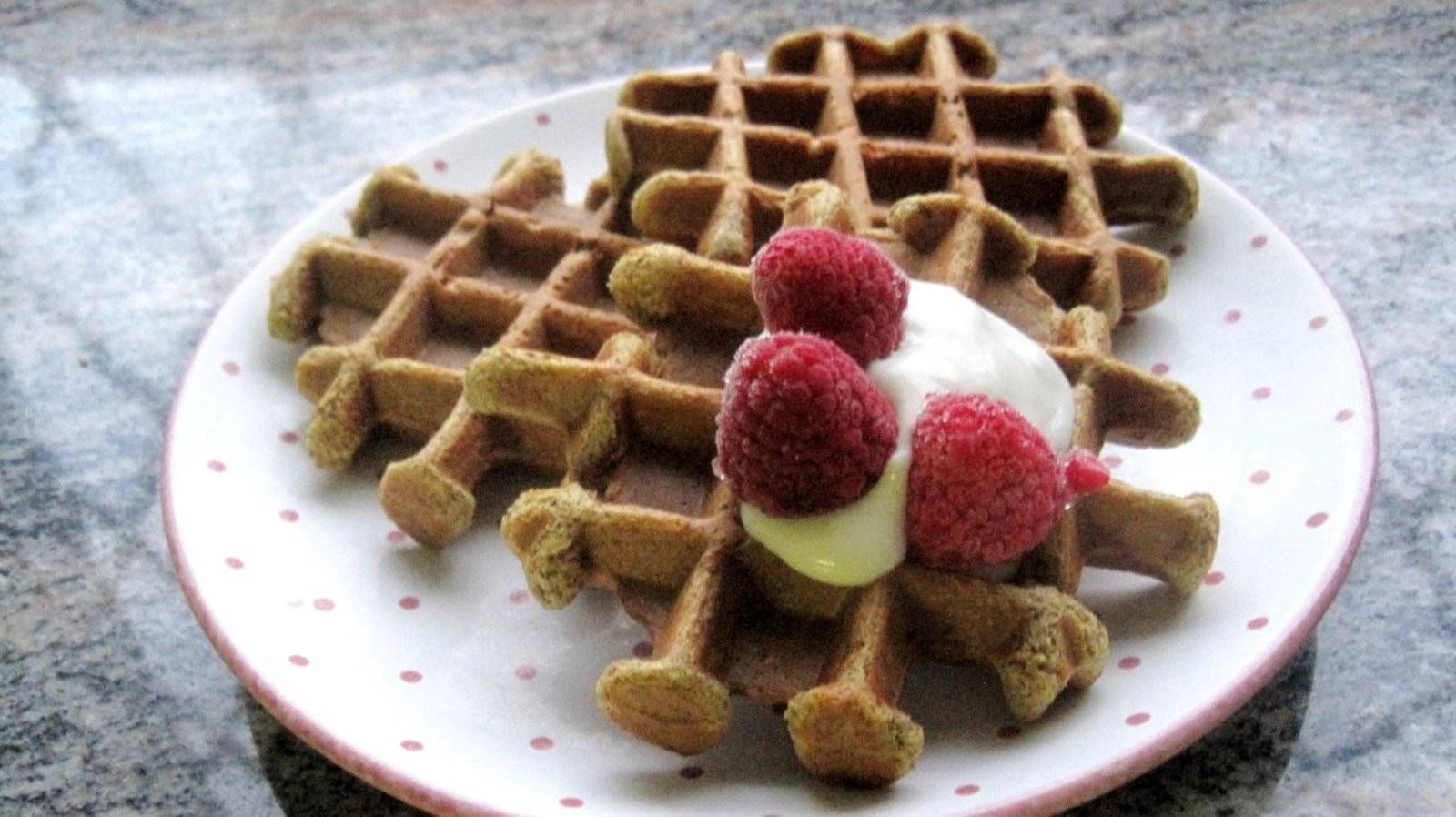 Bananen-Erdnuss Waffeln Rezept - ichkoche.ch Bananen-Erdnuss Waffeln Rezept - ichkoche.ch