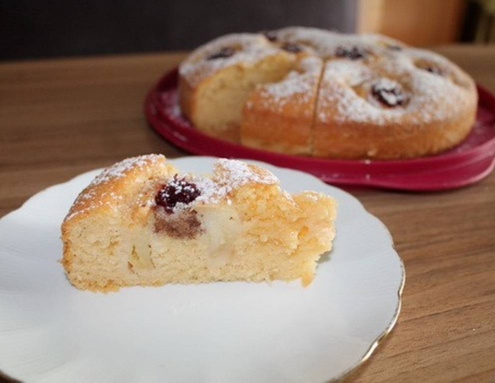 Apfelkuchen mit Mandel-Preiselbeerfüllung Apfelkuchen mit Mandel-Preiselbeerfüllung
